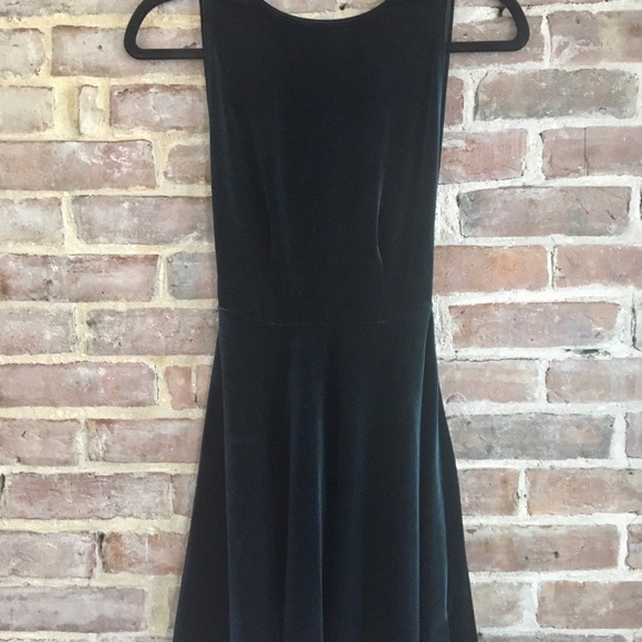 Velvet skater dress - Picture 3 of 5